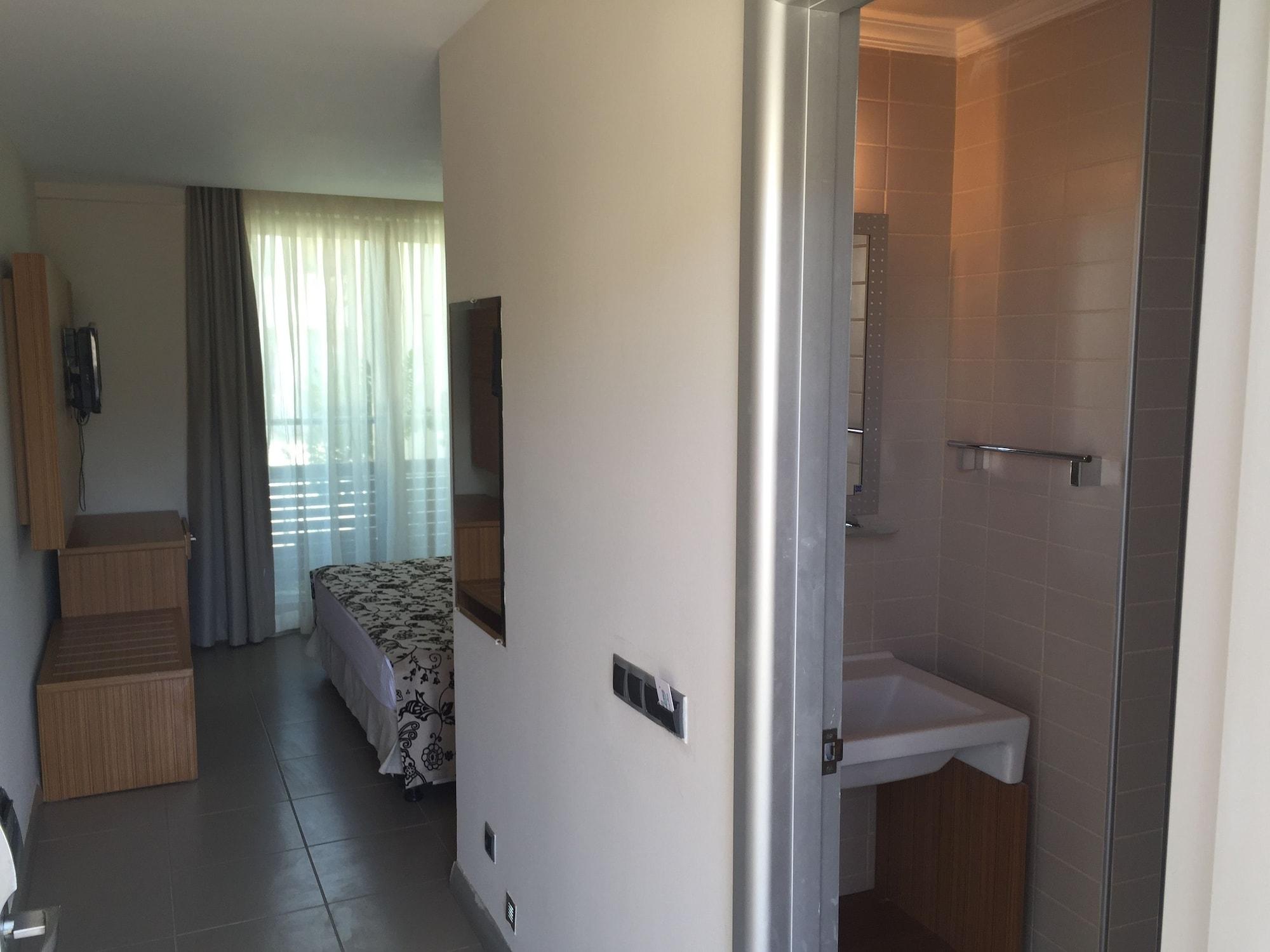 Butikhan Hotel Gundogan  Luaran gambar
