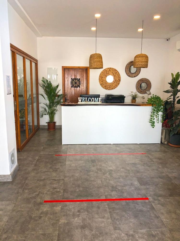 Butikhan Hotel Gundogan  Luaran gambar